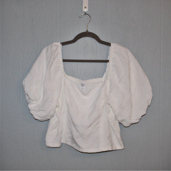 Melrose and Market Tops - NWOT Melrose and Market White Puff Sleeve Blouse